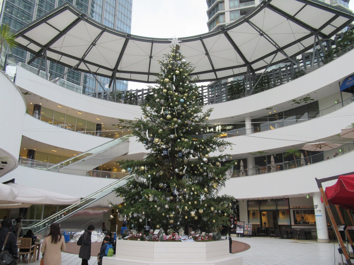 Bay Quarter・Christmas tree・Daytime
